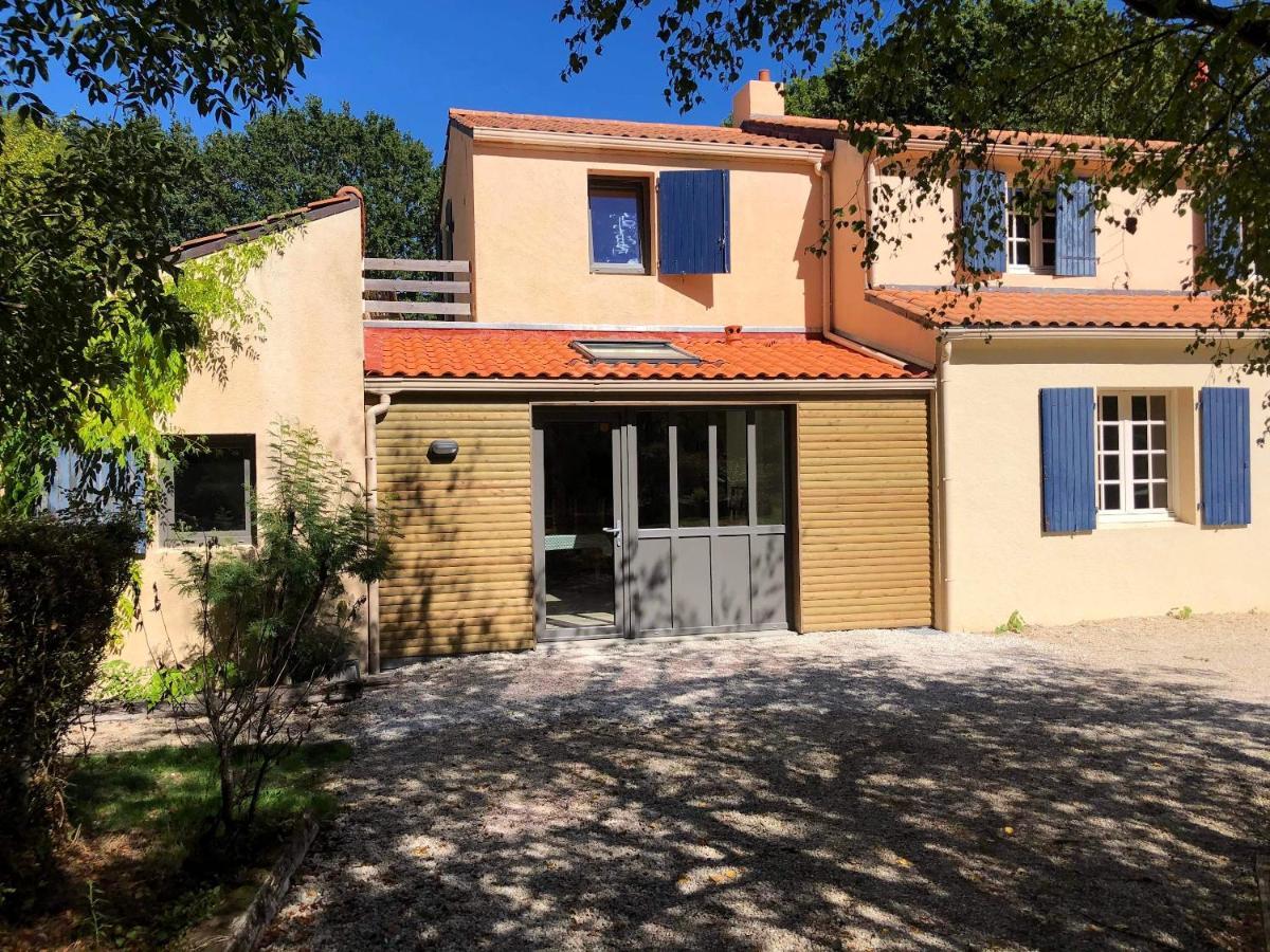 Maison Charmante Avec Piscine Privee A Saint-Georges-De-Pointindouxc Exterior photo